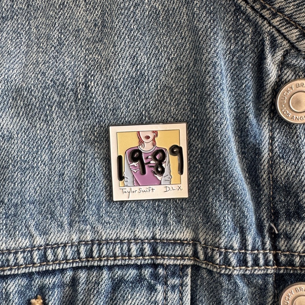 TS 1989 Pin | Pop Album Fan Merch
